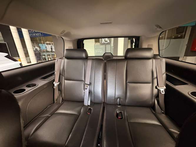 CHEVROLET SUBURBAN LTZ 2011