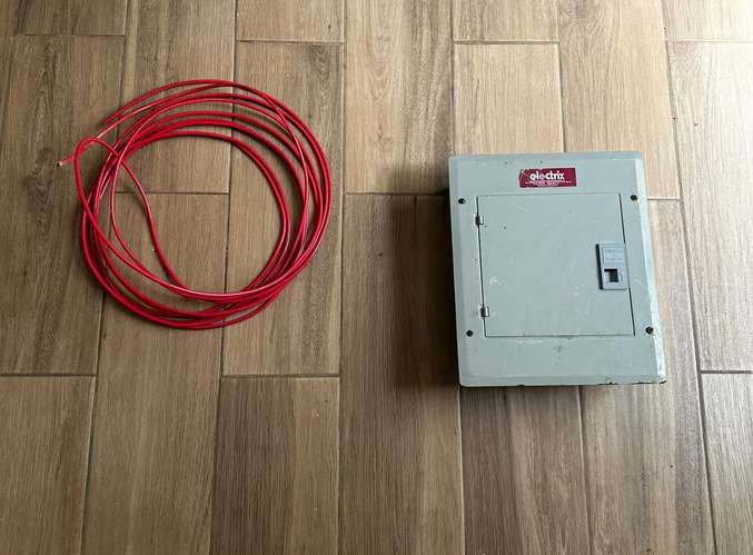 ¡VENDO CAJA ELÉCTRICA ELECTRIX + CABLE!  - Imagen 1
