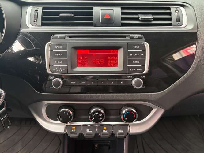 Kia Rio EX de Agencia Modelo 2016