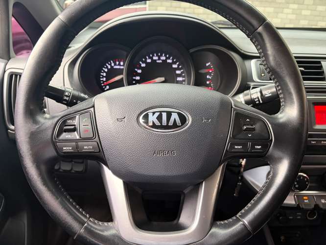 Kia Rio EX de Agencia Modelo 2016