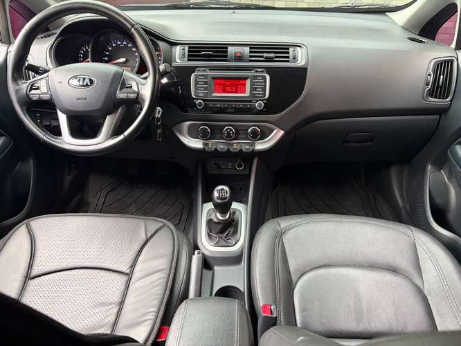 Kia Rio EX de Agencia Modelo 2016
