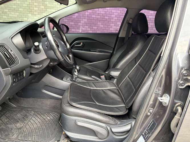 Kia Rio EX de Agencia Modelo 2016