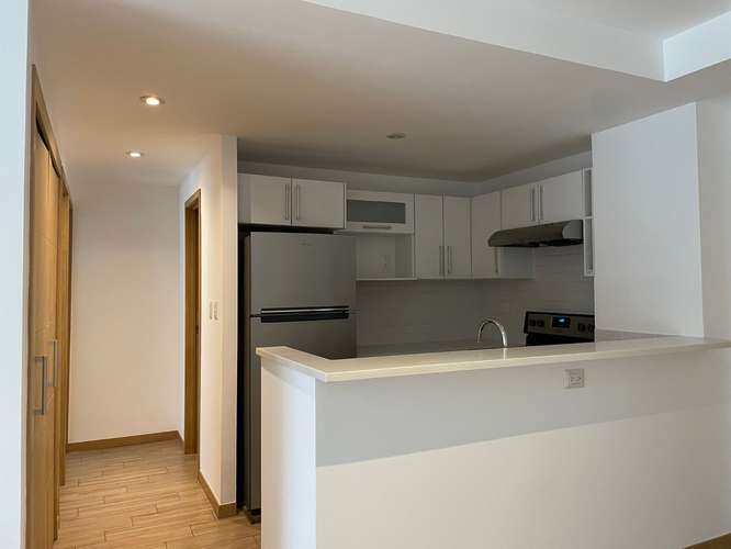 Apartamento de 2 Habitaciones en zona 10 Boulevard Los Próceres - Imagen 2
