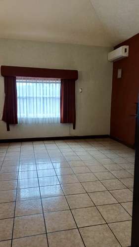 Casa en Alquiler en zona 16 Residencial Montesolar - Imagen 10