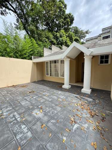 Rento Casa En Lomas del Bosque, zona 11 de Mixco