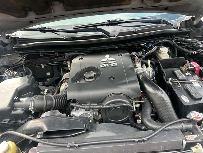Mitsubishi GLS L200 2019 Automático y Tiptronic 4x4 de Agencia Turbo Diesel Nítido Nada que Invertir un Dueño