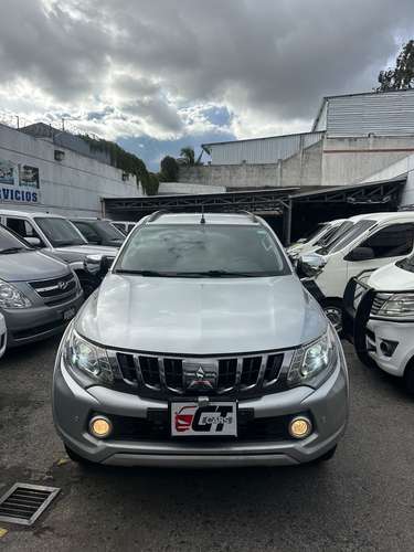 Mitsubishi GLS L200 2019 Automático y Tiptronic 4x4 de Agencia Turbo Diesel Nítido Nada que Invertir un Dueño