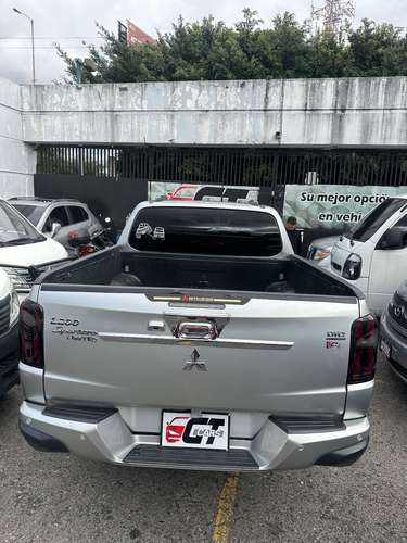 Mitsubishi GLS L200 2019 Automático y Tiptronic 4x4 de Agencia Turbo Diesel Nítido Nada que Invertir un Dueño