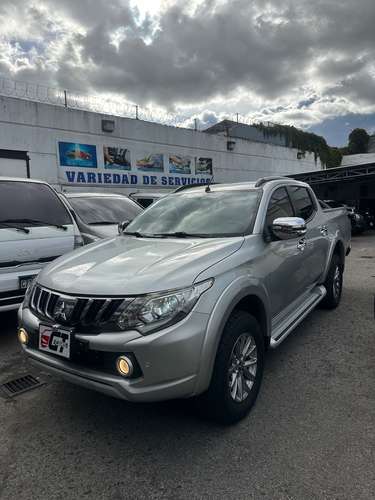 Mitsubishi GLS L200 2019 Automático y Tiptronic 4x4 de Agencia Turbo Diesel Nítido Nada que Invertir un Dueño