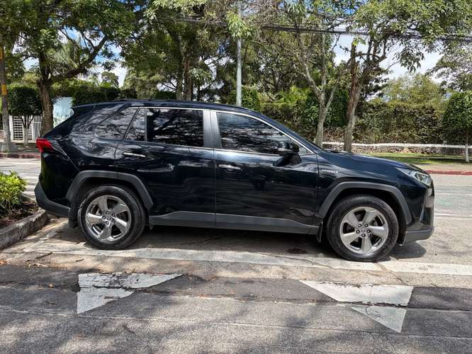 Toyota Rav4 Hybrid de Agencia Modelo 2021 - Imagen 2
