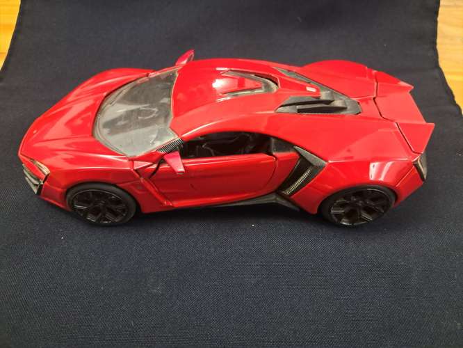 Carro juguete Lykan HyperSport de rapidos y furiosos  escala 1/24
