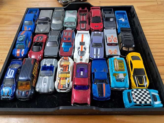 Vendo carros hotwheels usados en buenas condiciones sin caja 