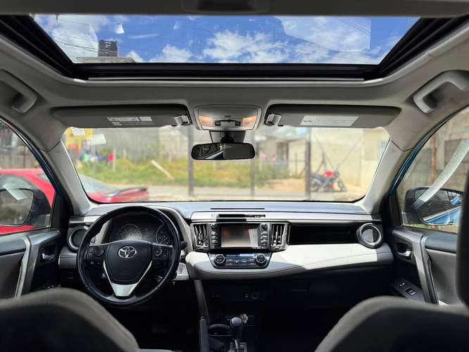 TOYOTA RAV4 XLE 2017 4x2 R