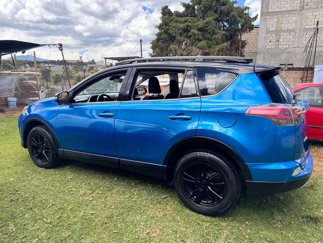 TOYOTA RAV4 XLE 2017 4x2 R