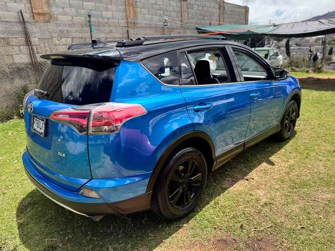 TOYOTA RAV4 XLE 2017 4x2 R