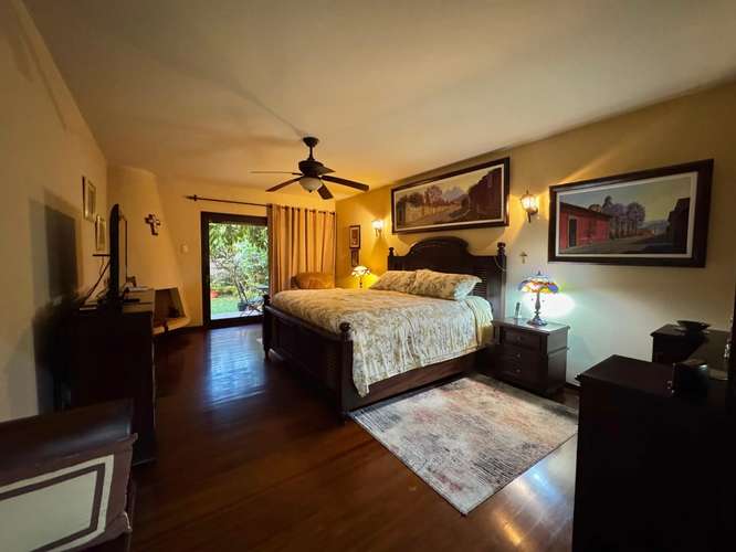 EN VENTA: COMPLEJO RESIDENCIAL DE TRES APARTAMENTOS - Imagen 4