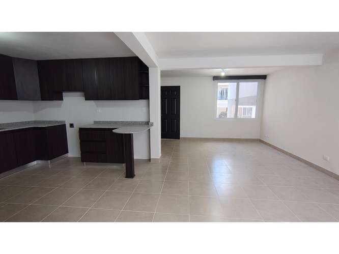  CASA EN RENTA – 4 HAB. + ESTUDIO | VERDEA ARRAZOLA | KM 16.5