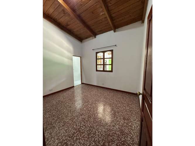  CASA EN RENTA – 3 HABITACIONES + JARDÍN | CAES, KM 15.8 - Imagen 3