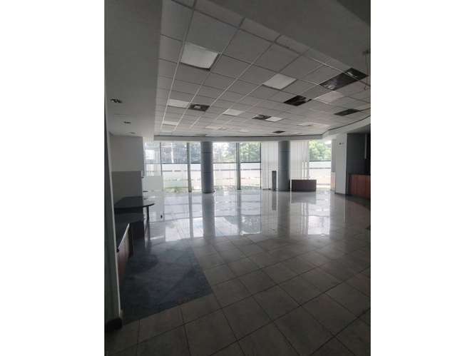  LOCAL COMERCIAL EN VENTA – 232.22 m²  | DESIGN CENTER | ZONA 10 - Imagen 8
