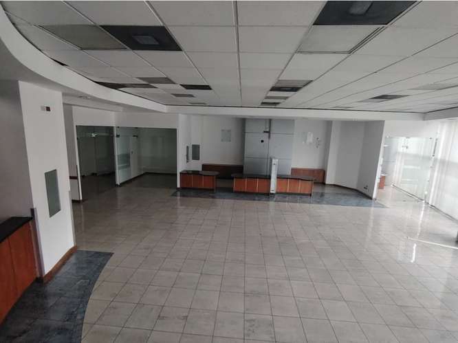  LOCAL COMERCIAL EN VENTA – 232.22 m²  | DESIGN CENTER | ZONA 10 - Imagen 9
