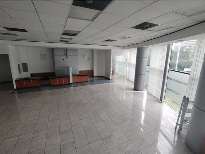  LOCAL COMERCIAL EN VENTA – 232.22 m²  | DESIGN CENTER | ZONA 10 - Imagen 5