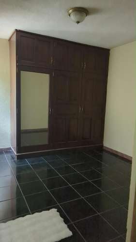 Se alquila casa en zona 21 Condominio Renacer