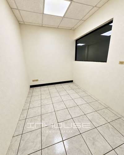 CASA EN VENTA EN ZONA 6  PARA USO COMERCIAL FRENTE A LA PARADA DEL TRANSMETRO  - Imagen 9