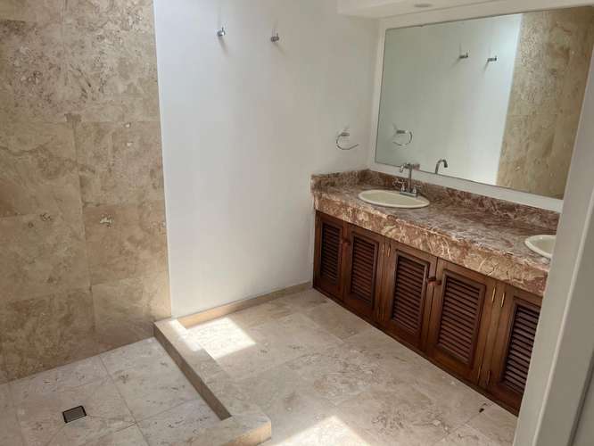 CASA PARA OFICINA O VIVIENDA EN ZONA 14 SECTOR LA VILLA - Imagen 5