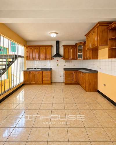 CASA EN VENTA EN ZONA 18 DENTRO DE GARITA  - Imagen 11