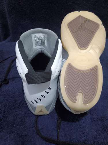 Vendo tenis  nuevos jordan original  - Imagen 2