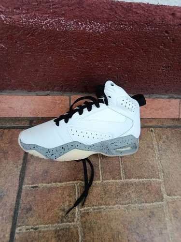 Vendo tenis  nuevos jordan original 