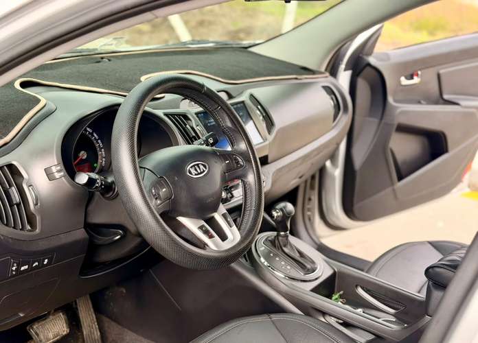 Hermosa camioneta Kia sportage 2011