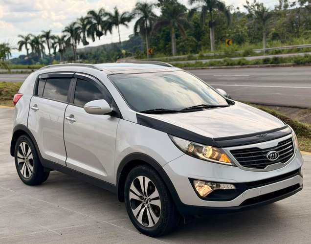 Hermosa camioneta Kia sportage 2011