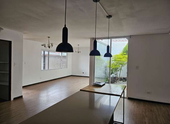 GANGA CASA EN VENTA en Las Viñas Hacienda, Fraijanes – Q1,200,000 Neg