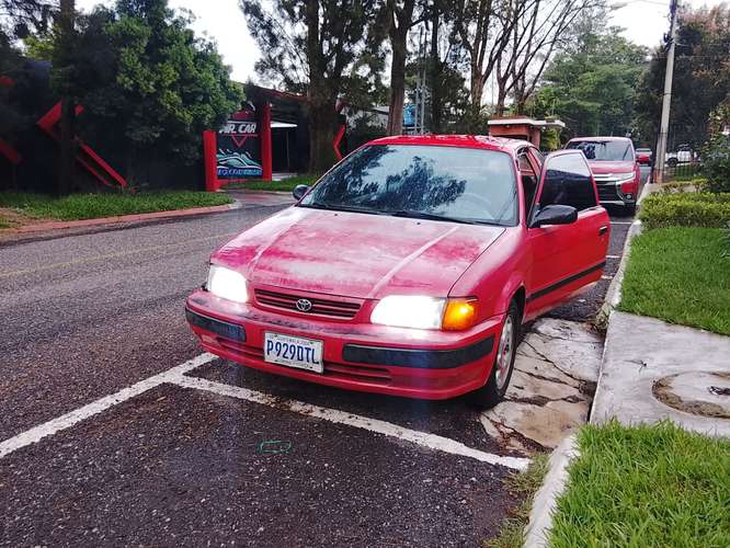  VENDO TOYOTA TERCEL 1997 – Q16,500 NEGOCIABLES