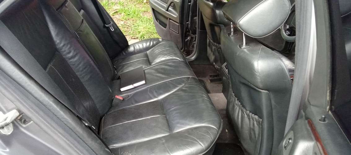 MERCEDES BENZ DE AGENCIA MODELO 1998 TRANSMISIÓN MECÁNICA FULL EQUIPO TAPICERÍA DE CUERO V6 2.4 