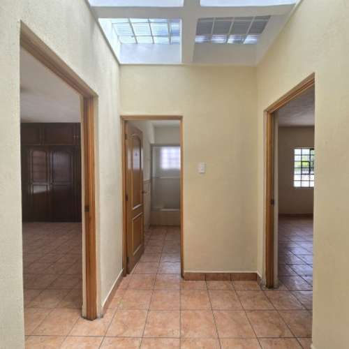 Casa en Renta para Negocio u Oficinas Zona 12 Guatemala - Imagen 13