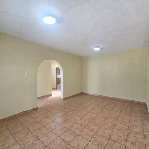 Casa en Renta para Negocio u Oficinas Zona 12 Guatemala - Imagen 14