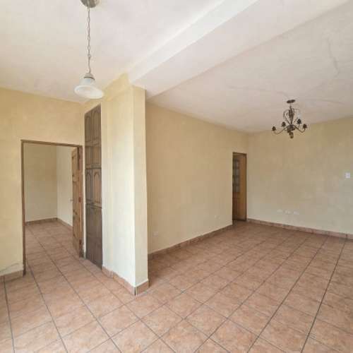 Casa en Renta para Negocio u Oficinas Zona 12 Guatemala - Imagen 9