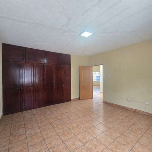 Casa en Renta para Negocio u Oficinas Zona 12 Guatemala - Imagen 18