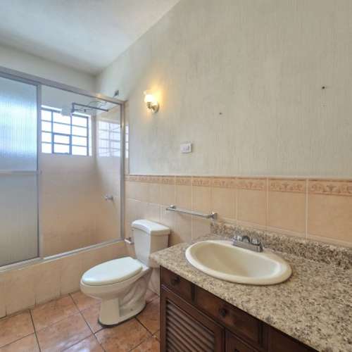 Casa en Renta para Negocio u Oficinas Zona 12 Guatemala - Imagen 16