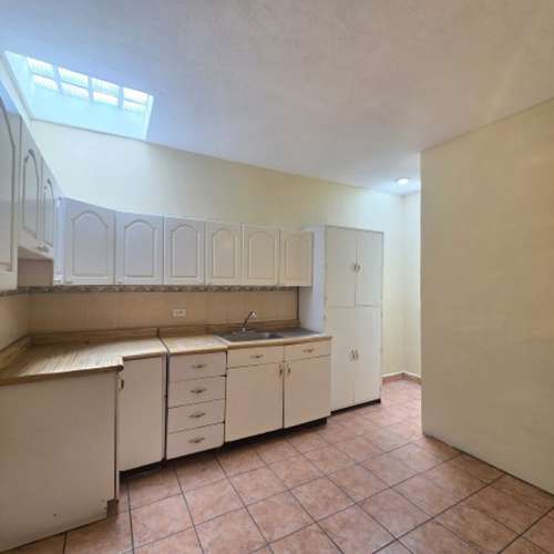 Casa en Renta para Negocio u Oficinas Zona 12 Guatemala - Imagen 11