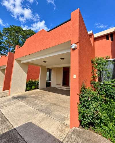 CASA EN VENTA ZONA 16 DENTRO DE GARITA KANAJUYÚ 