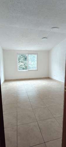 Alquiler casa grande con hermoso jardin en zona 10 - Imagen 12