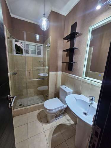 Apartamento en alquiler zona 16 con jardín de 2 habitaciones  - Imagen 11