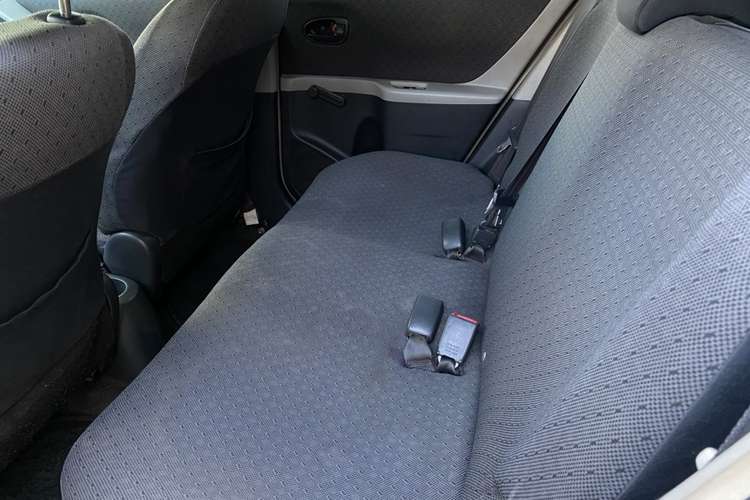 TOYOTA YARIS 2009 HATCHBACK 4 PUERTAS, 1 DUEÑO, BOLSAS INTACTAS 