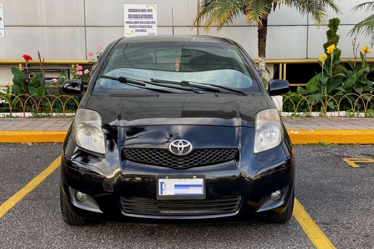 TOYOTA YARIS 2009 HATCHBACK 4 PUERTAS, 1 DUEÑO, BOLSAS INTACTAS 