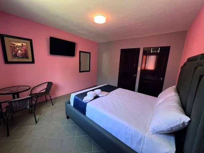 Autohotel en Santiago Sacatepéquez - Imagen 4