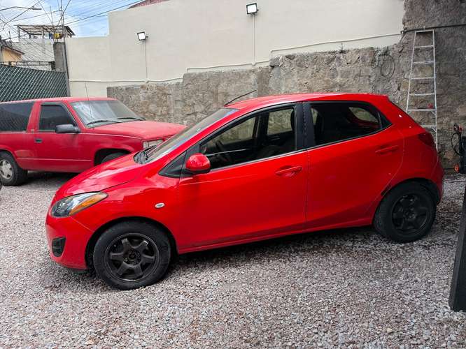 Mazda 2 2012 automatico - Imagen 5