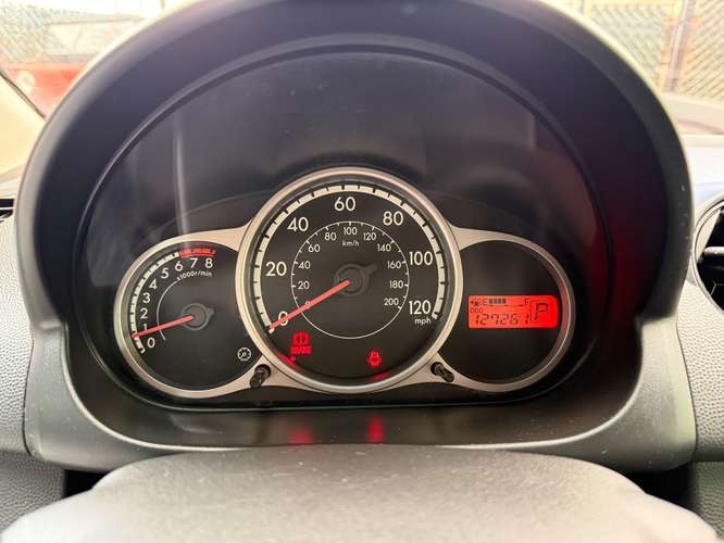 Mazda 2 2012 automatico - Imagen 8